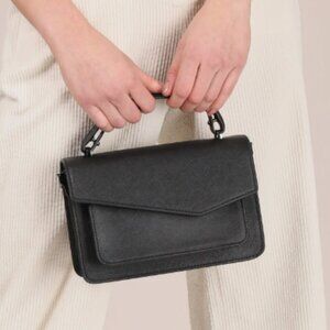 NEW Cobble Hill Leather Crossbody Bag in black